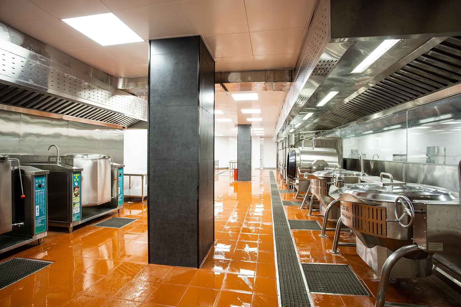 商用廚房設(shè)備，廣東廚具設(shè)備，酒店廚房設(shè)備